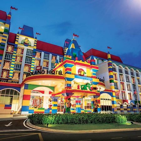 Legoland Malaysia Hotel Nusajaya  Exterior foto The Legoland Hotel at Legoland Florida Resort