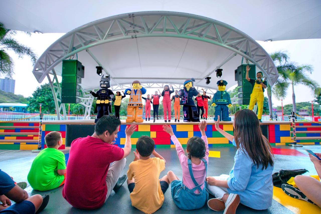 Legoland Malaysia Hotel Nusajaya  Exterior foto LEGO Show