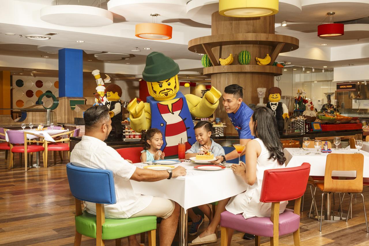Legoland Malaysia Hotel Nusajaya  Exterior foto Family dining at LEGOLAND Malaysia Resort