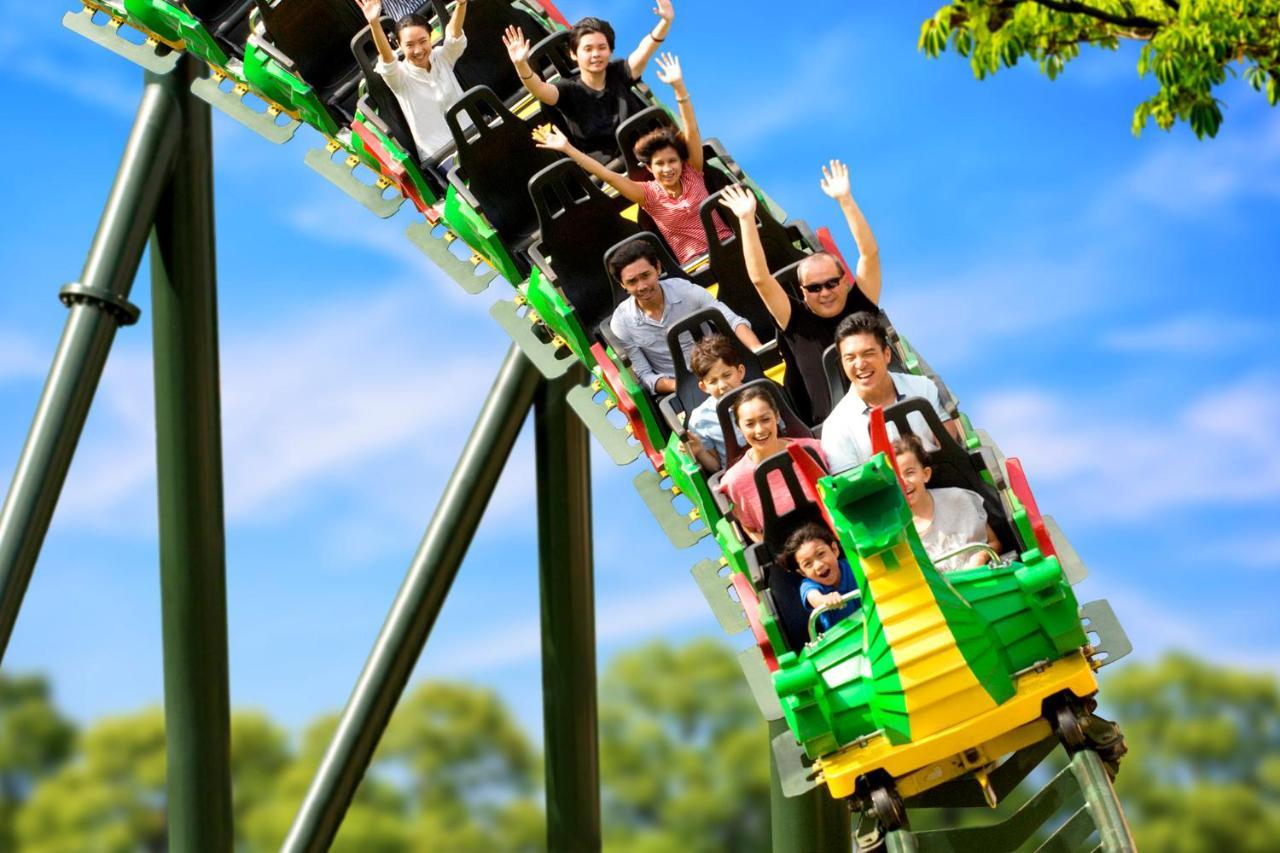 Legoland Malaysia Hotel Nusajaya  Exterior foto The Dragon roller coaster